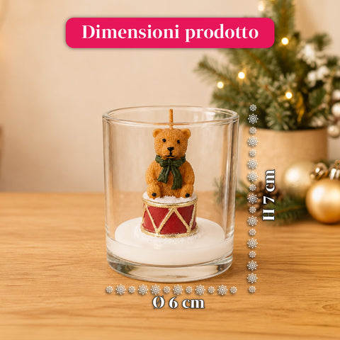 Vánoční svíčka ve skleněné nádobě 7 cm - medvídek s čepicí Santa Clause nebo medvěd na bubnu - dekorace a stolní aranžmá