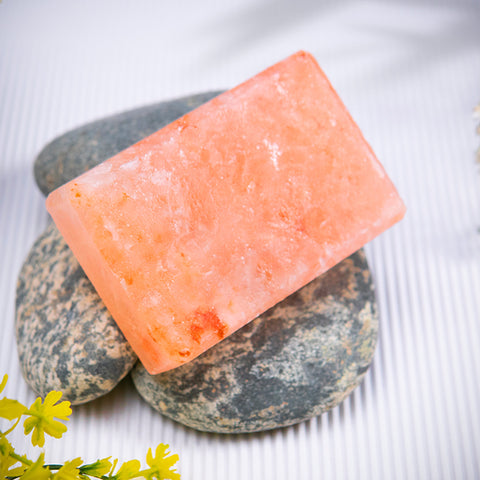 immagine-2-voganto-saponetta-di-sale-himalaya-per-scrub-rigenerante-ean-8033738146445