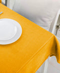 immagine-3-i-casamici-set-100-tovaglie-tnt-monosuo-giallo-100x100cm-ean-8056304644121