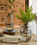 immagine-4-atmosphera-createur-dinterieur-vaso-piatto-line-in-vetro-grigio-h30cm-ean-3560233823120