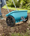 immagine-4-gardena-spandiconcime-con-ruote-l-45cm-125l-ean-4078500033169