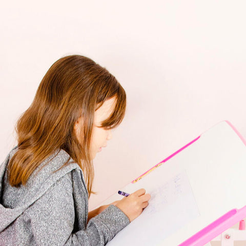 immagine-4-giaquinto-banco-scuola-2-in-1-con-lavagna-e-seduta-rosa-ean-8058486005042
